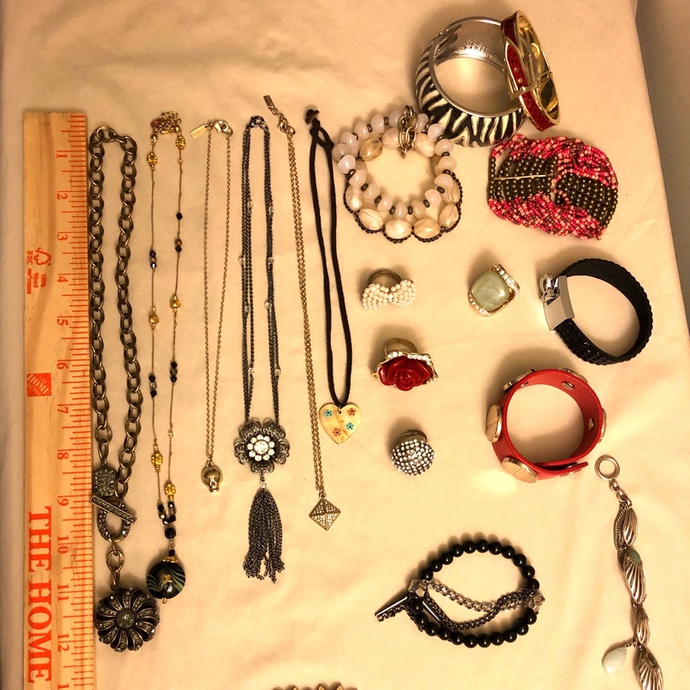 Jewelry Lot 21 pieces: necklaces, bracelets, rings